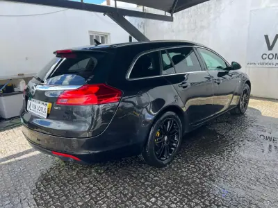 Opel Insignia Sports Tourer 2010 - 5500 EUR, 285400 km - AUTO.MOTO.pt - 285400km - foto 13 de 13