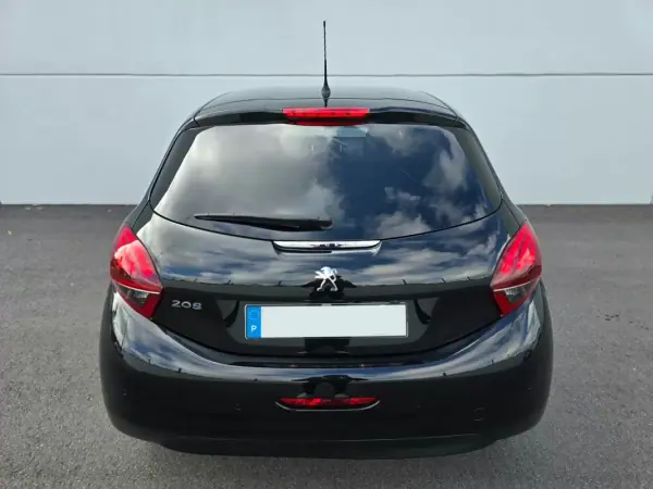 Peugeot 208 2019 - 9750 EUR, 75000 km - AUTO.MOTO.pt - 75000km - foto 10 de 37