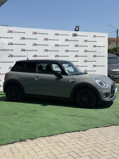 MINI Cooper 2017 - 12500 EUR, 173200 km - AUTO.MOTO.pt - 173200km - foto 17 de 25