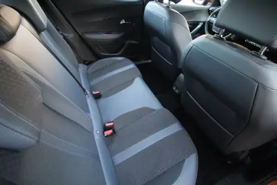 Peugeot e-2008 2020 - 19450 EUR, 54000 km - AUTO.MOTO.pt - 54000km - foto 23 de 41