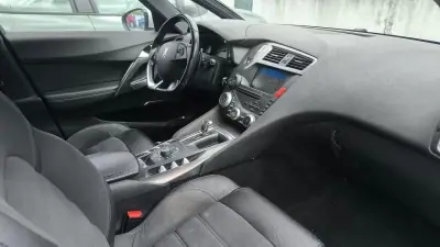 Citroën DS5 2012 - 10900 EUR, 184000 km - AUTO.MOTO.pt - 184000km - foto 4 de 17