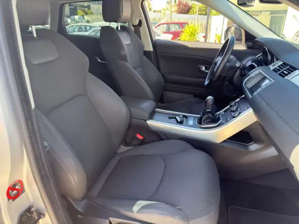 Land Rover Range Rover Evoque 2018 - 19450 EUR, 129900 km - AUTO.MOTO.pt - 129900km - foto 17 de 34