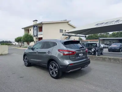 Nissan Qashqai 2018 - 18990 EUR, 123000 km - AUTO.MOTO.pt - 123000km - foto 5 de 40
