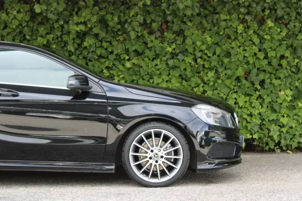 Mercedes-Benz A 180 2014 - 13900 EUR, 292000 km - AUTO.MOTO.pt - 292000km - foto 5 de 17