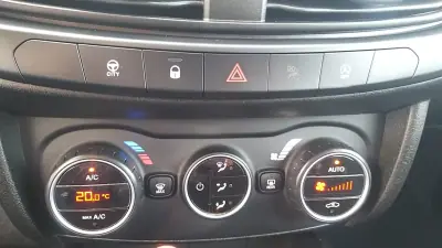 Fiat Tipo Station Wagon 2020 - 14350 EUR, 60939 km - AUTO.MOTO.pt - 60939km - foto 27 de 34