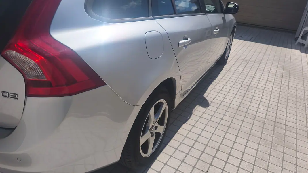 Volvo V60 2015 - 9500 EUR, 230000 km - 230000km - foto 4 de 8