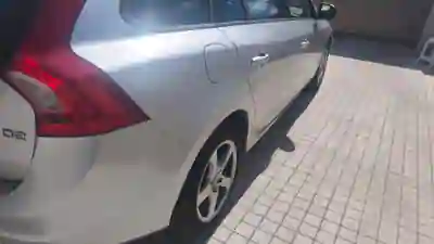 Volvo V60 2015 - 9500 EUR, 230000 km - 230000km - foto 4 de 8