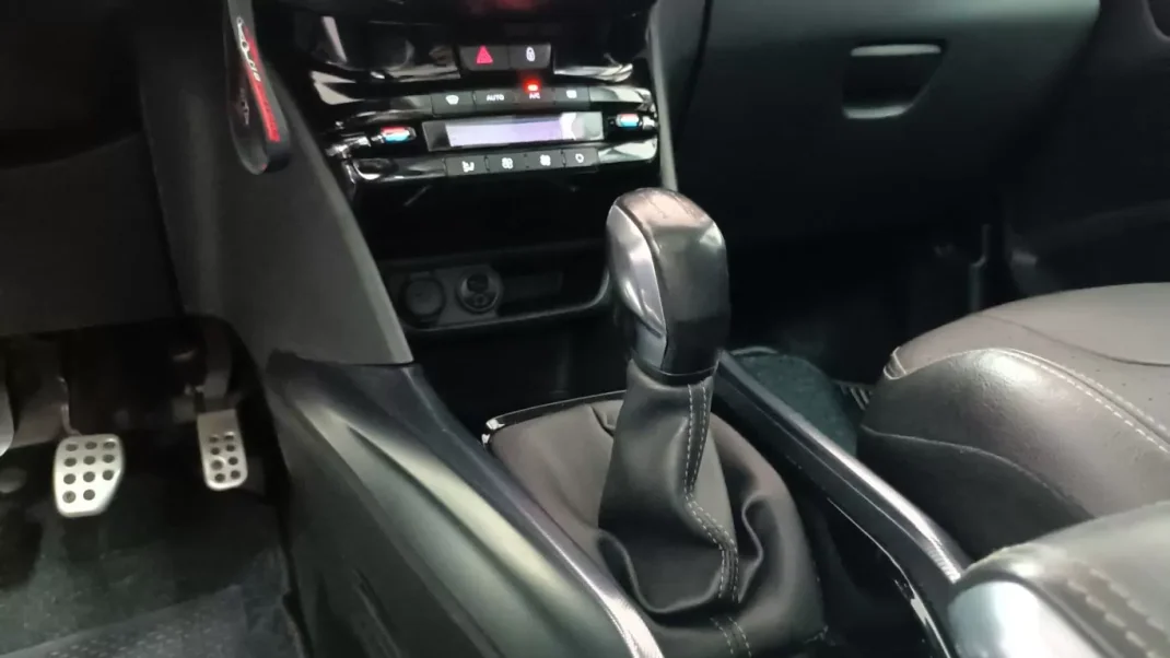 Peugeot 2008 2015 - 11490 EUR, 92490 km - AUTO.MOTO.pt - 92490km - foto 47 de 72