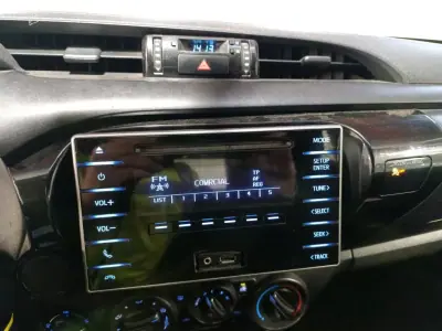 Toyota Hilux 2019 - 22900 EUR, 262965 km - AUTO.MOTO.pt - 262965km - foto 4 de 7