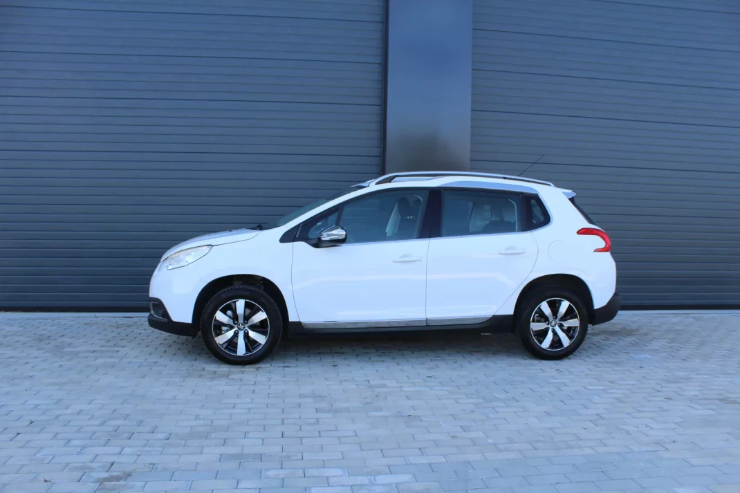 Peugeot 2008 2015 - 10500 EUR, 148600 km - AUTO.MOTO.pt - 148600km - foto 5 de 19