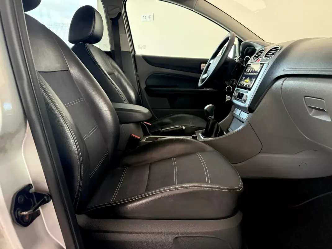 Ford Focus 2008 - 6250 EUR, 241000 km - AUTO.MOTO.pt - 241000km - foto 27 de 60