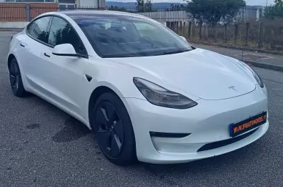 Tesla Model 3 2021 - 28990 EUR, 78600 km - 78600km - foto 3 de 18