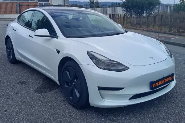 Tesla Model 3 2021 - 28990 EUR, 78600 km - 78600km - foto 3 de 18