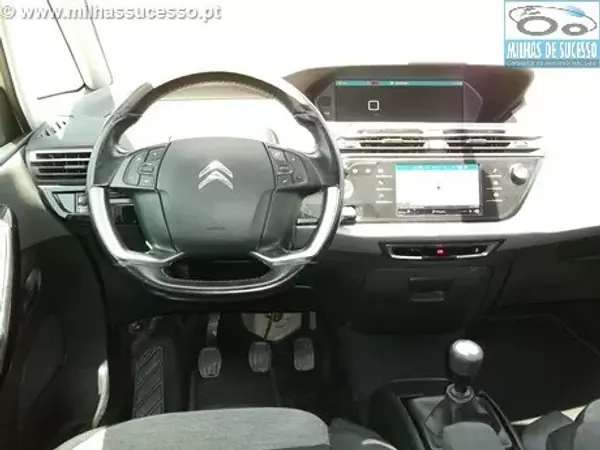 Citroën C4 Picasso 2017 - 14250 EUR, 154000 km - AUTO.MOTO.pt - 154000km - foto 14 de 21