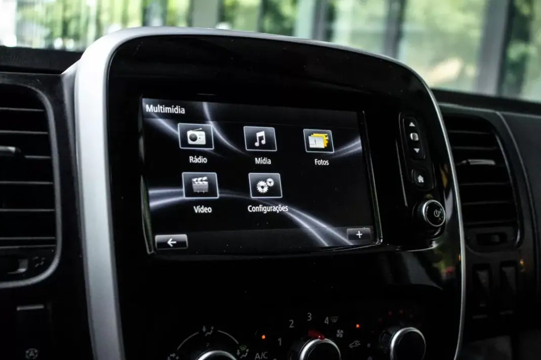 Renault Trafic 2020 - 28990 EUR, 126359 km - AUTO.MOTO.pt - 126359km - foto 39 de 41