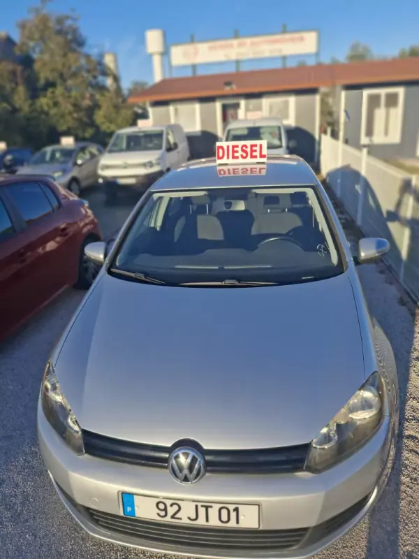 Volkswagen Golf 2010 — photo 2 of 10