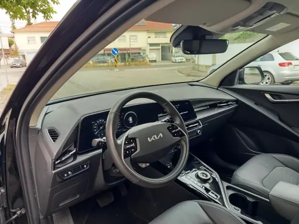 Kia e-Niro 2023 - 27490 EUR, 74100 km - AUTO.MOTO.pt - 74100km - foto 12 de 19