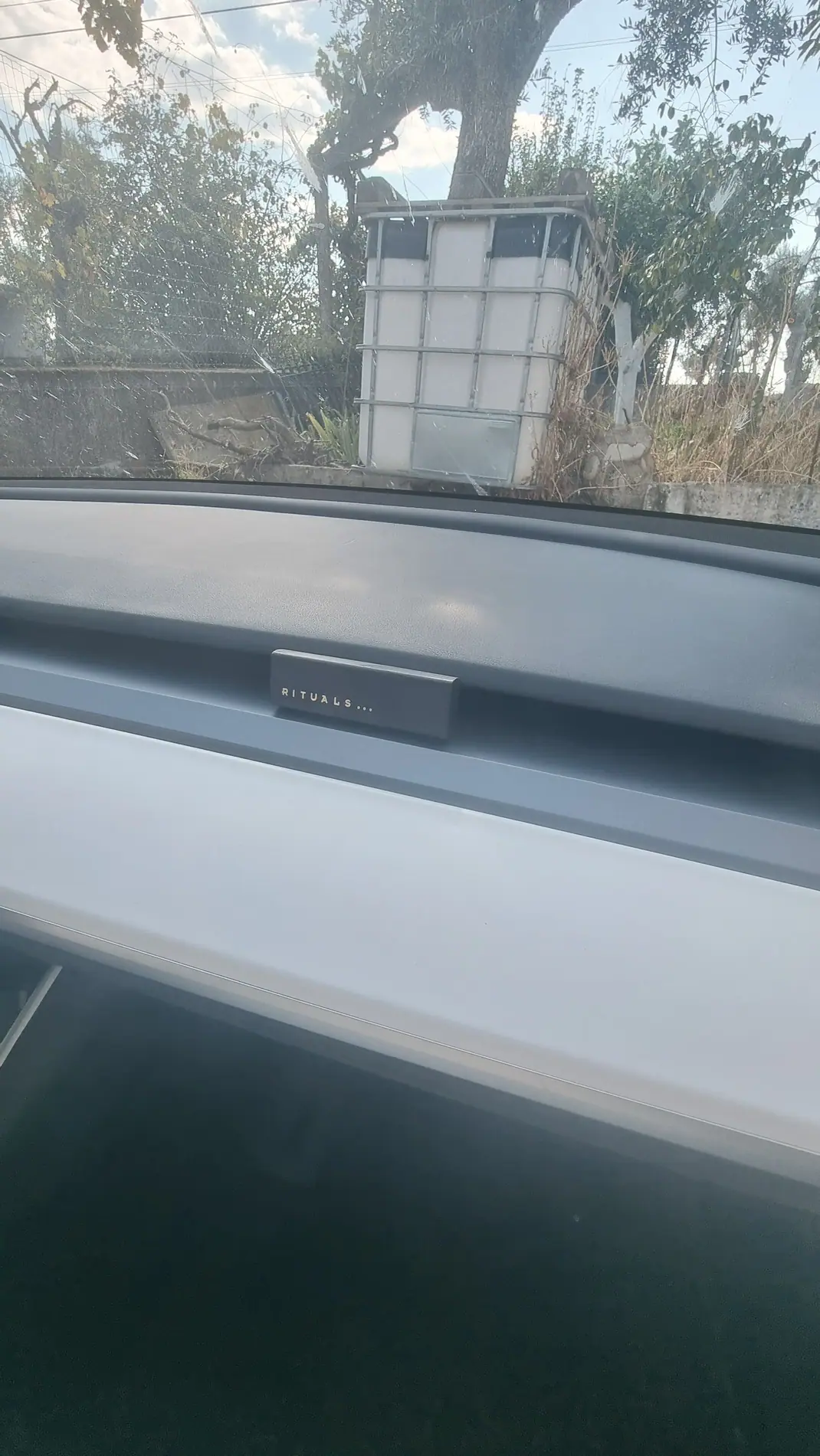 Tesla Model 3 2019 - 22600 EUR, 214980 km - 214980km - foto 5 de 14