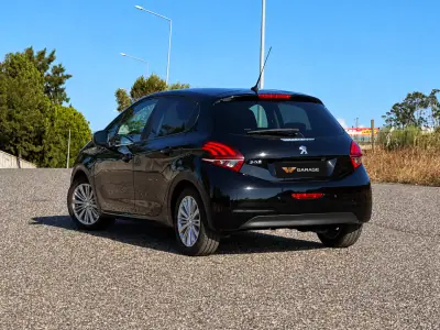 Peugeot 208 2018 — foto 3 de 16