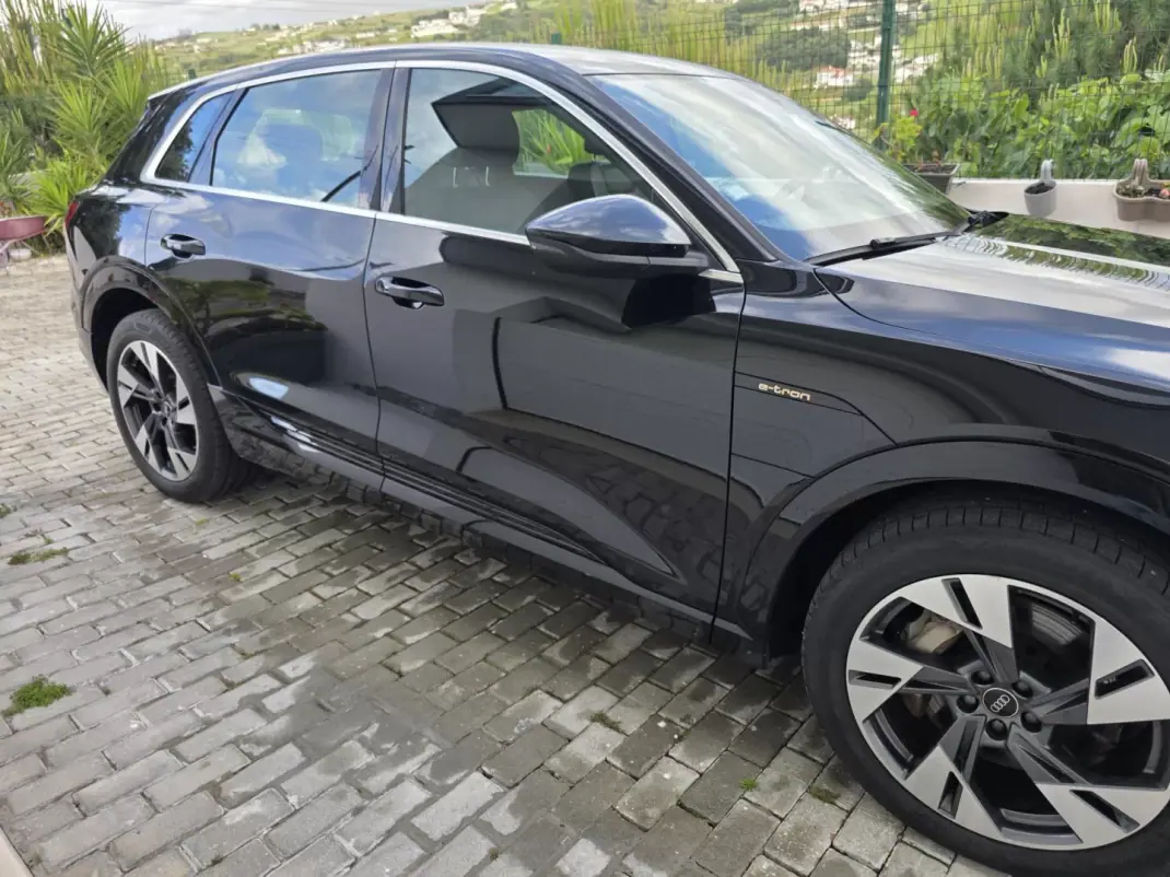 Audi e-tron 2022 - 31750 EUR, 115000 km - AUTO.MOTO.pt - 115000km - foto 23 de 73