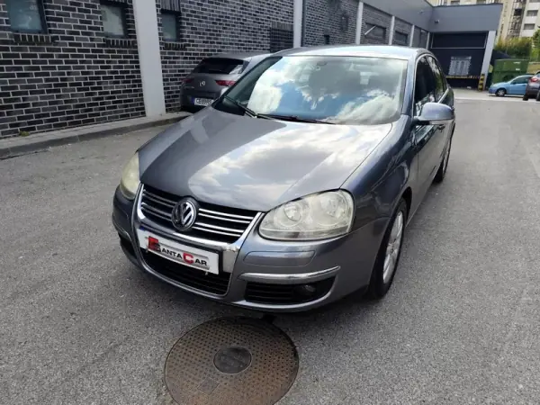 Volkswagen Jetta 2006 - 6500 EUR, 192000 km - AUTO.MOTO.pt - 192000km - foto 3 de 25