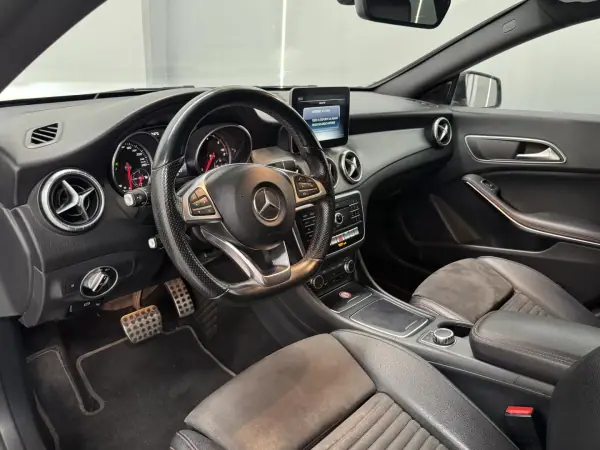 Mercedes-Benz CLA 220 2016 - 19890 EUR, 212000 km - AUTO.MOTO.pt - 212000km - foto 16 de 23