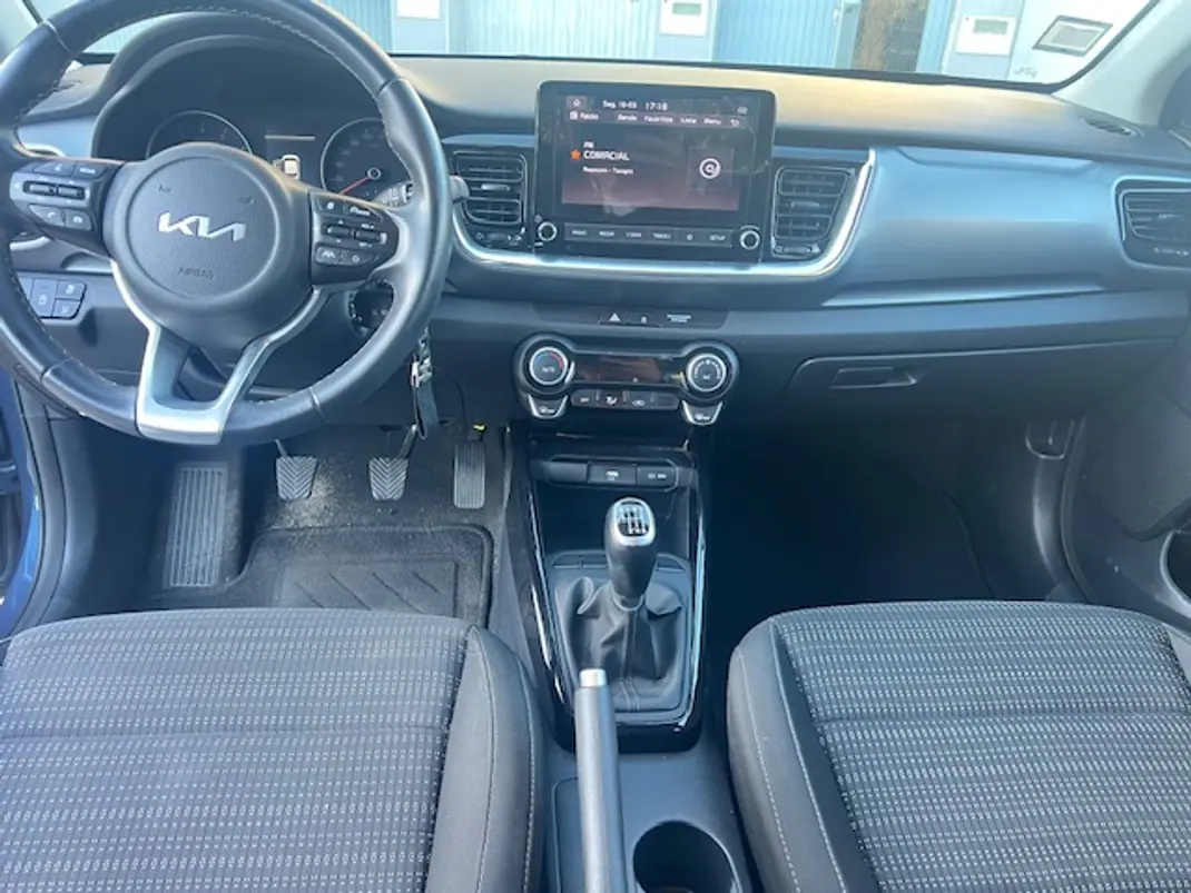 Kia Stonic 2023 - 14990 EUR, 57258 km - AUTO.MOTO.pt - 57258km - foto 6 de 12