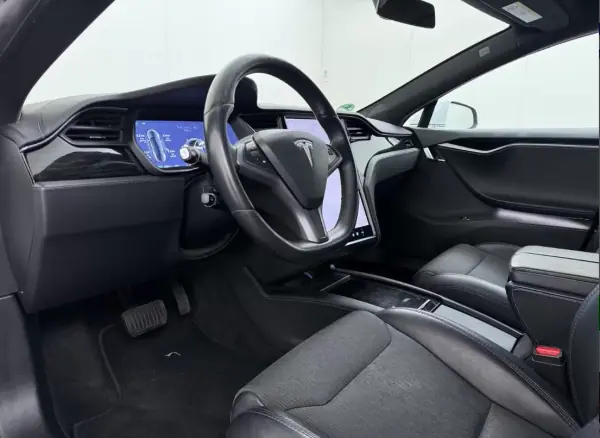 Tesla Model S 2018 - 25900 EUR, 240392 km - AUTO.MOTO.pt - 240392km - foto 15 de 37