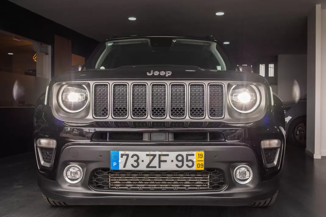 Jeep Renegade 2019 - 17900 EUR, 106000 km - AUTO.MOTO.pt - 106000km - foto 3 de 19