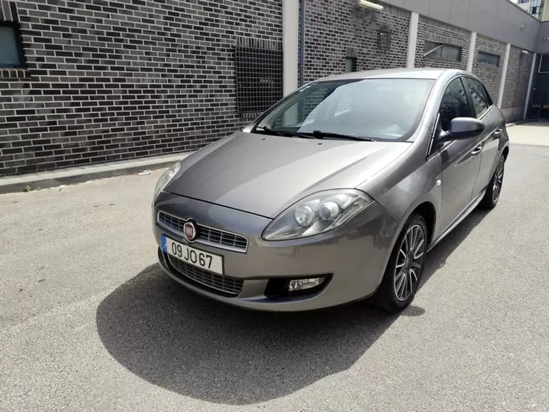 Fiat Bravo 2010 - 5980 EUR, 147000 km - AUTO.MOTO.pt - 147000km - foto 5 de 23
