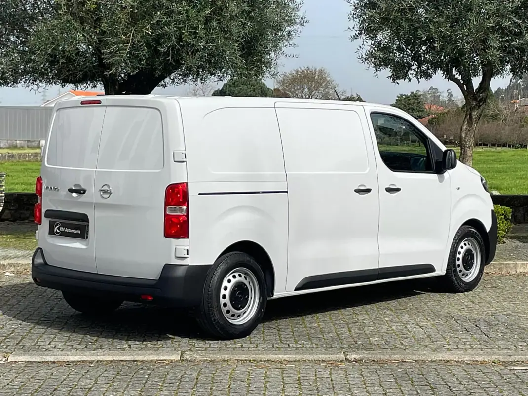 Opel COMBO 2022 - 17450 EUR, 123000 km - AUTO.MOTO.pt - 123000km - foto 7 de 37