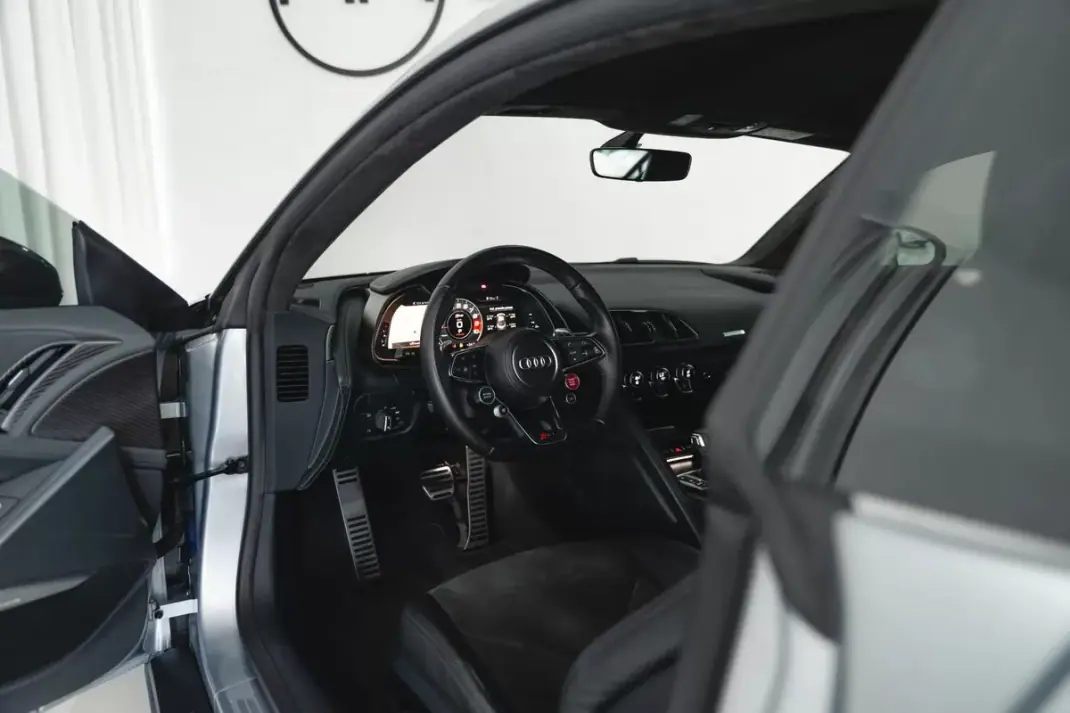 Audi R8 Coupé 2016 - 129950 EUR, 87000 km - 87000km - foto 31 de 51