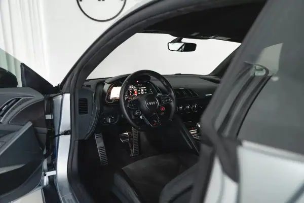 Audi R8 Coupé 2016 - 129950 EUR, 87000 km - AUTO.MOTO.pt - 87000km - foto 31 de 51