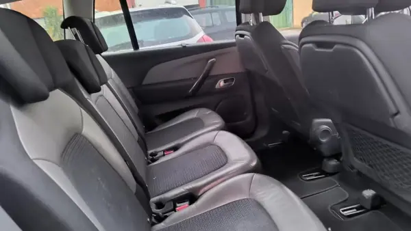 Citroën C4 Grand Picasso 2015 - 10900 EUR, 190000 km - AUTO.MOTO.pt - 190000km - foto 9 de 20
