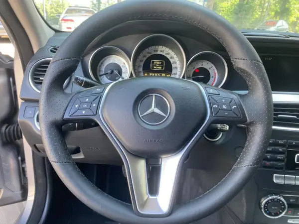 Mercedes-Benz C 220 2012 - 11450 EUR, 343400 km - AUTO.MOTO.pt - 343400km - foto 11 de 22