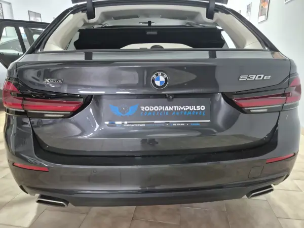 BMW 530e 2021 - 29900 EUR, 130000 km - AUTO.MOTO.pt - 130000km - foto 28 de 34