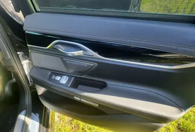 BMW 730 2015 - 32850 EUR, 158000 km - AUTO.MOTO.pt - 158000km - foto 10 de 19