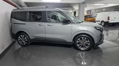 Ford Tourneo Courier 2024 - 24990 EUR, 15000 km - AUTO.MOTO.pt - 15000km - foto 3 de 29