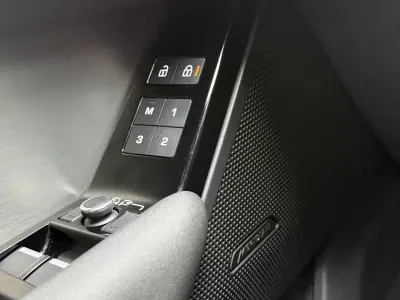 Land Rover Range Rover Velar 2023 - 65000 EUR, 59580 km - AUTO.MOTO.pt - 59580km - foto 19 de 20