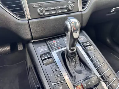 Porsche Macan 2016 - 45990 EUR, 132000 km - AUTO.MOTO.pt - 132000km - foto 21 de 34