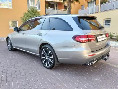 Mercedes-Benz E 300 2020 - 31480 EUR, 125000 km - AUTO.MOTO.pt - 125000km - foto 8 de 15