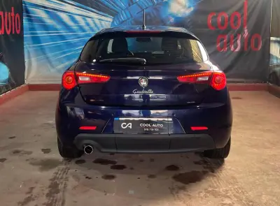 Alfa Romeo Giulietta 2011 - 8750 EUR, 197000 km - AUTO.MOTO.pt - 197000km - foto 5 de 35