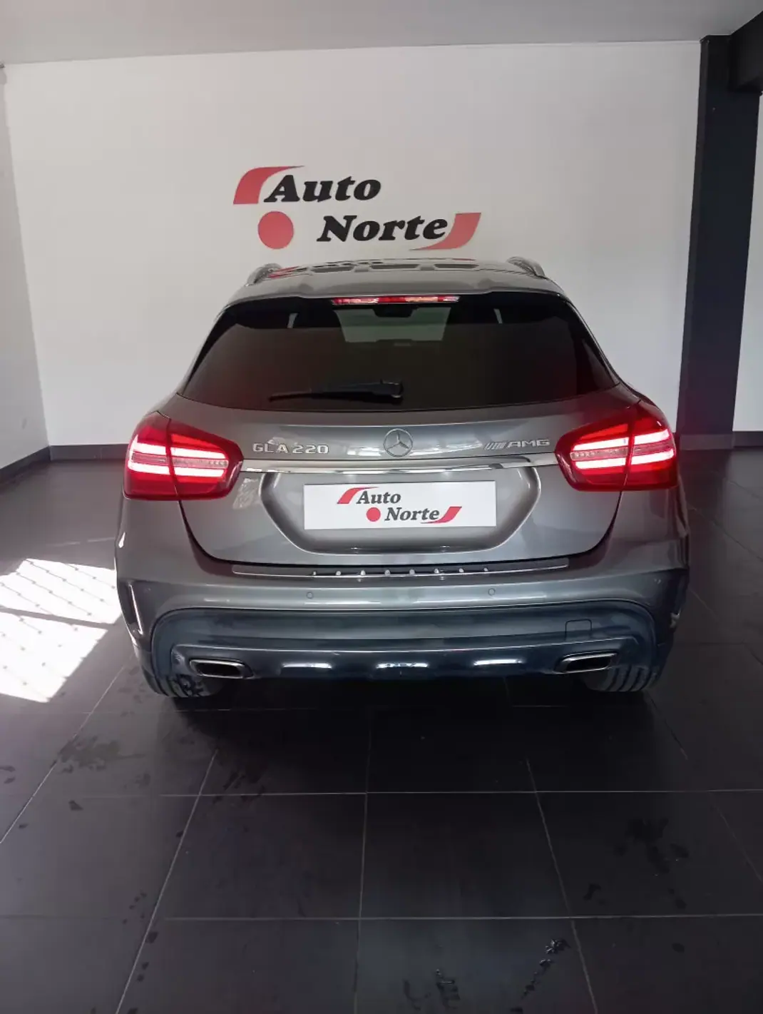 Mercedes-Benz GLA 220 2018 - 27500 EUR, 105000 km - AUTO.MOTO.pt - 105000km - foto 8 de 39