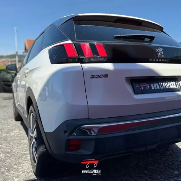 Peugeot 3008 2018 - 17500 EUR, 184000 km - AUTO.MOTO.pt - 184000km - foto 4 de 15
