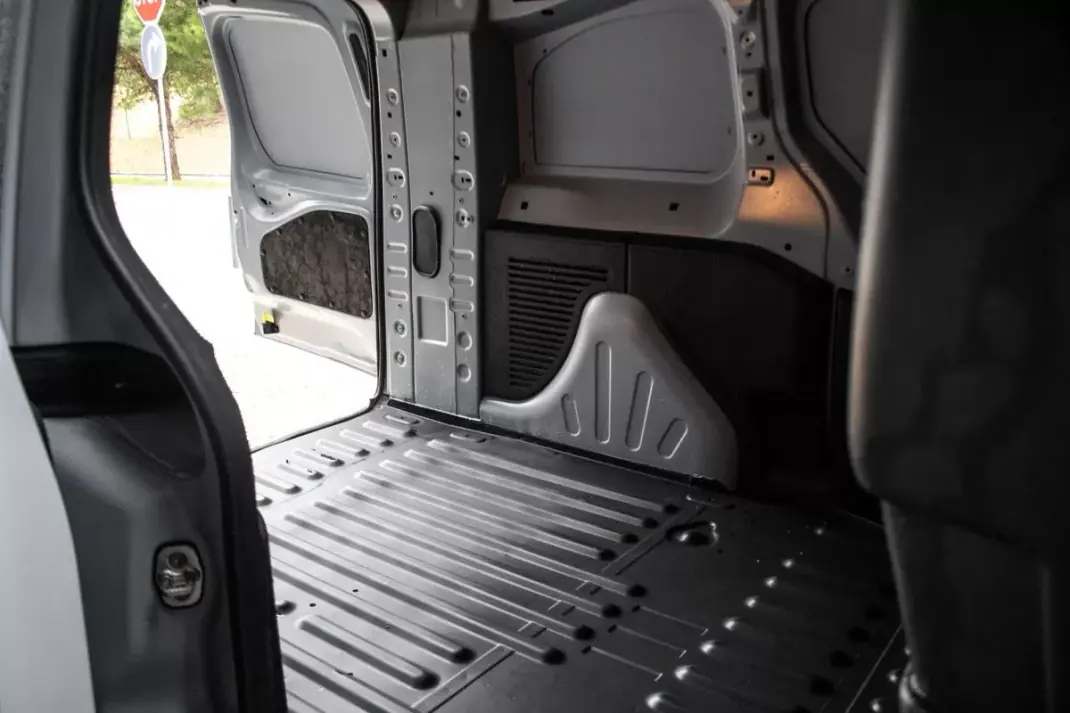 Citroën BERLINGO VAN XL 1.5 BLUE HDI 3 LUGARES 2018 - 13750 EUR, 221395 km - AUTO.MOTO.pt - 221395km - foto 26 de 35