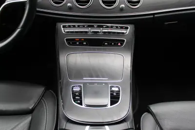 Mercedes-Benz E 220 2021 - 36900 EUR, 78024 km - AUTO.MOTO.pt - 78024km - foto 22 de 34