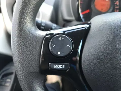 Peugeot 108 2014 - 6750 EUR, 58030 km - AUTO.MOTO.pt - 58030km - foto 26 de 28