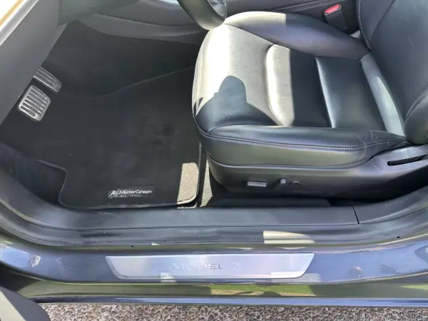 Tesla Model 3 2019 - 21900 EUR, 86000 km - AUTO.MOTO.pt - 86000km - foto 55 de 64