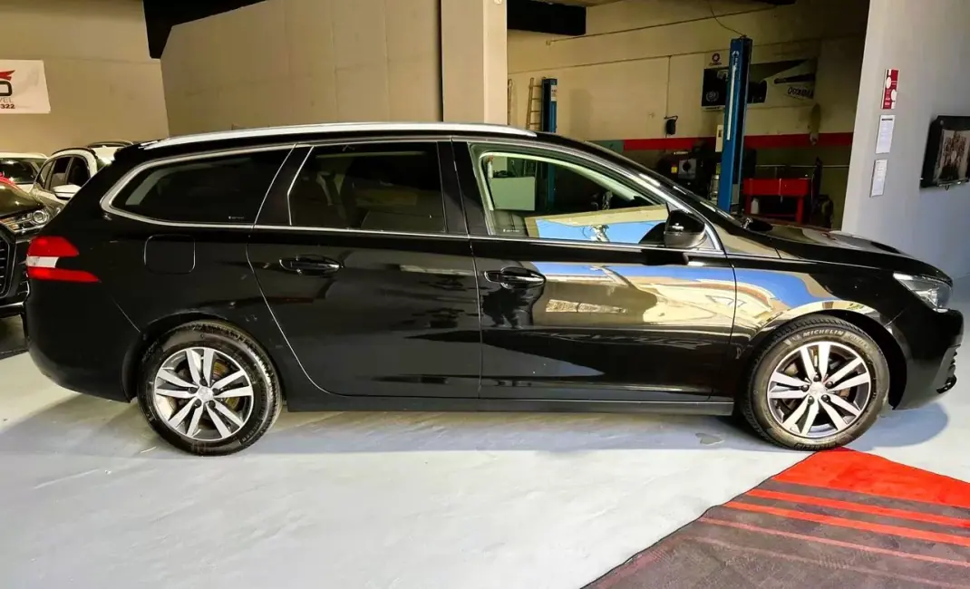 Peugeot 308 SW 2018 - 11500 EUR, 155853 km - AUTO.MOTO.pt - 155853km - foto 7 de 38