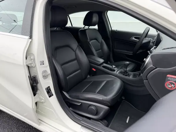 Mercedes-Benz A 180 2014 - 13950 EUR, 192198 km - AUTO.MOTO.pt - 192198km - foto 9 de 15